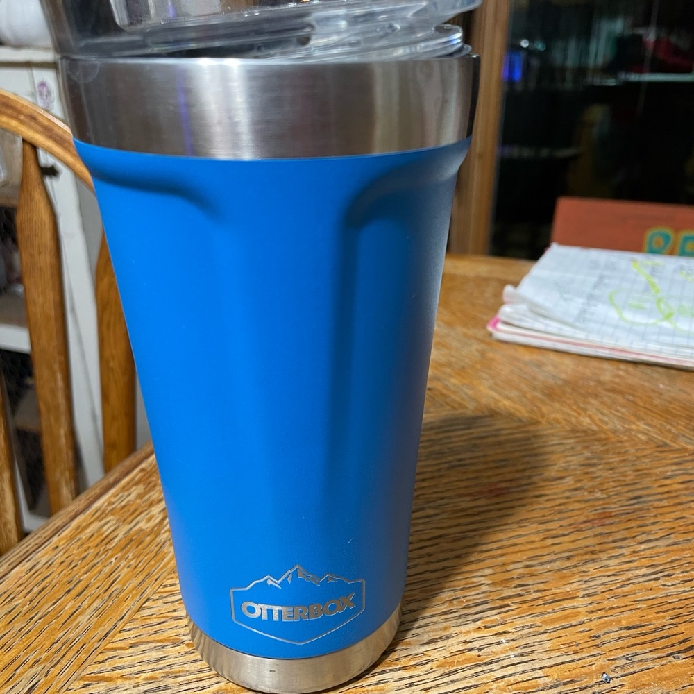 OtterBox insulated cup with lid